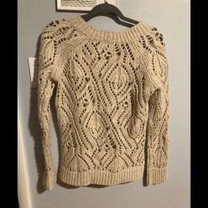 Bass sweater